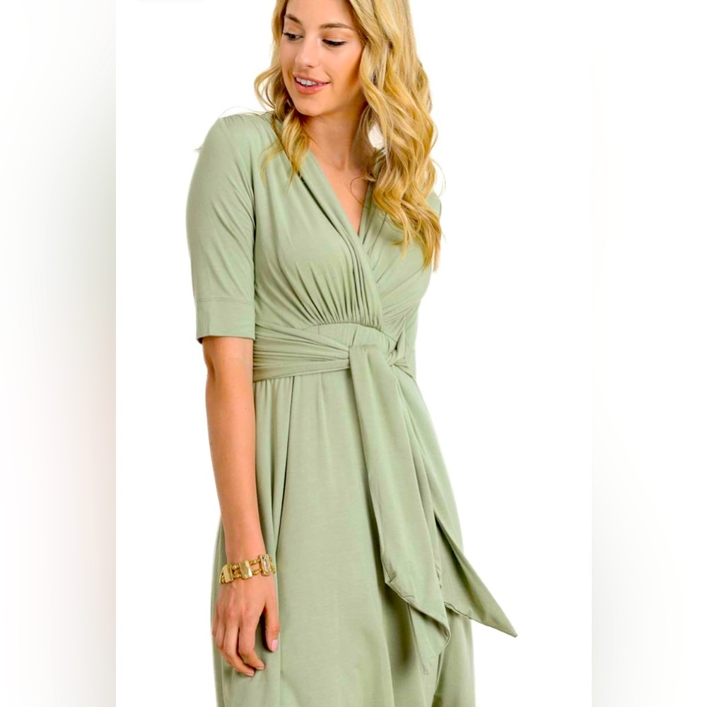 La Clef maternity postpartum nursing dress